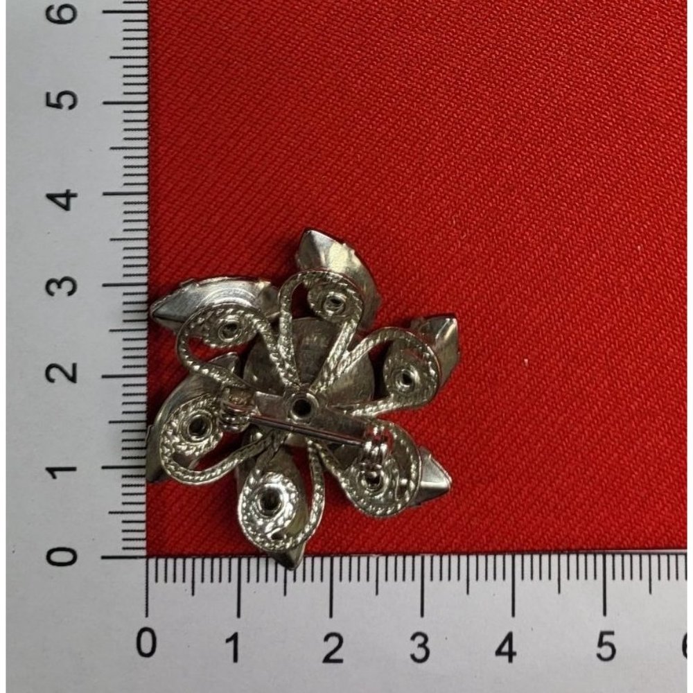 Avon Rhinestone Flower Brooch - Picture 8 of 9